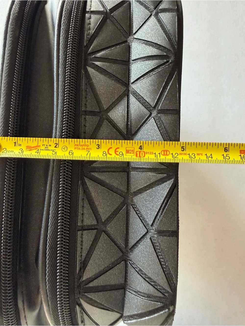 Matein shockproof cable